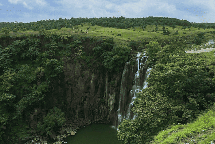 Patalpani Waterfall Indore. Places to visit in indore during rainy season